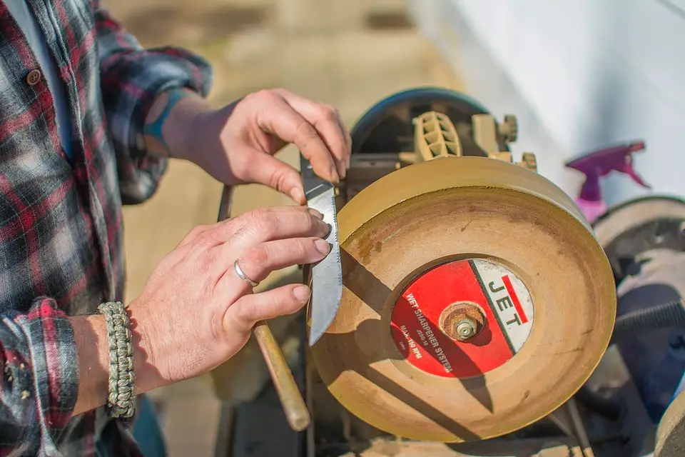 using-grinder-discs-on-construction-tools