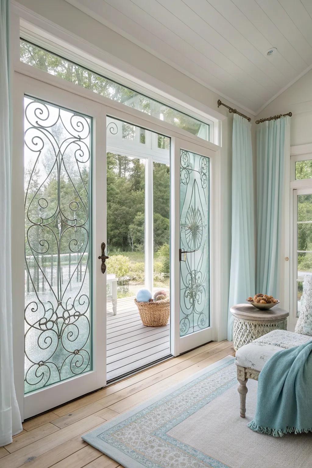 Turn your sliding doors into a masterpiece with artistic glass designs. 🎨 #ArtisticHome #DecorativeGlass #CreativeSpaces